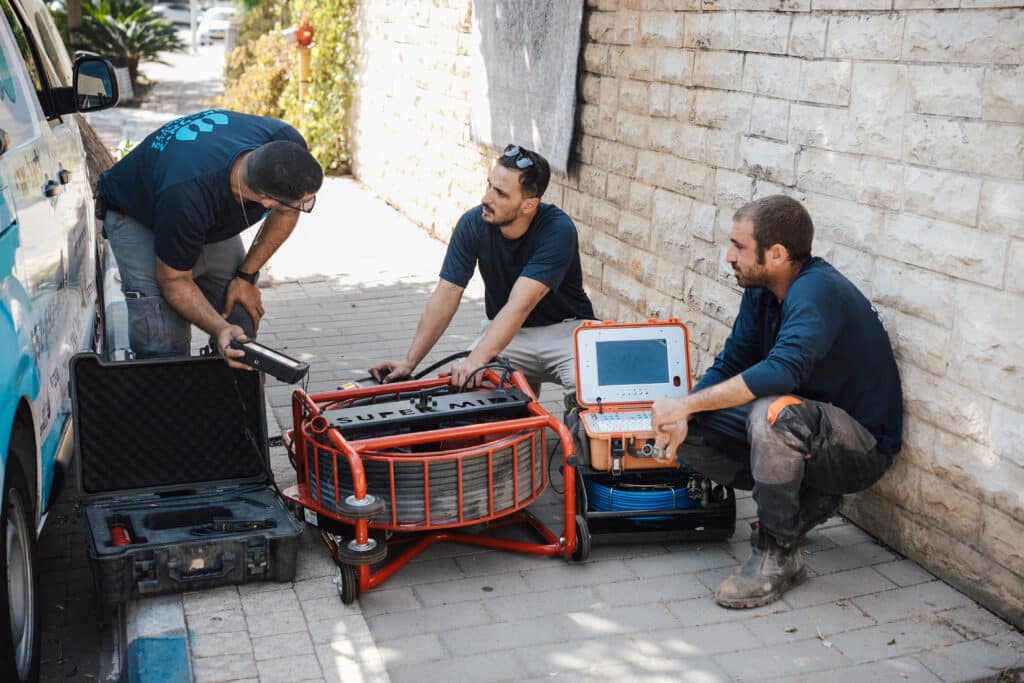 צוות העובדים - איתנים שיקום מבנים - איתור נזילות