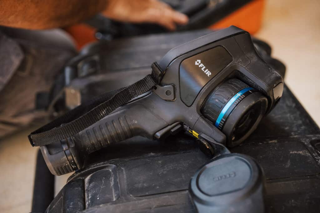 מצלמה תרמית לאיתור נזילה