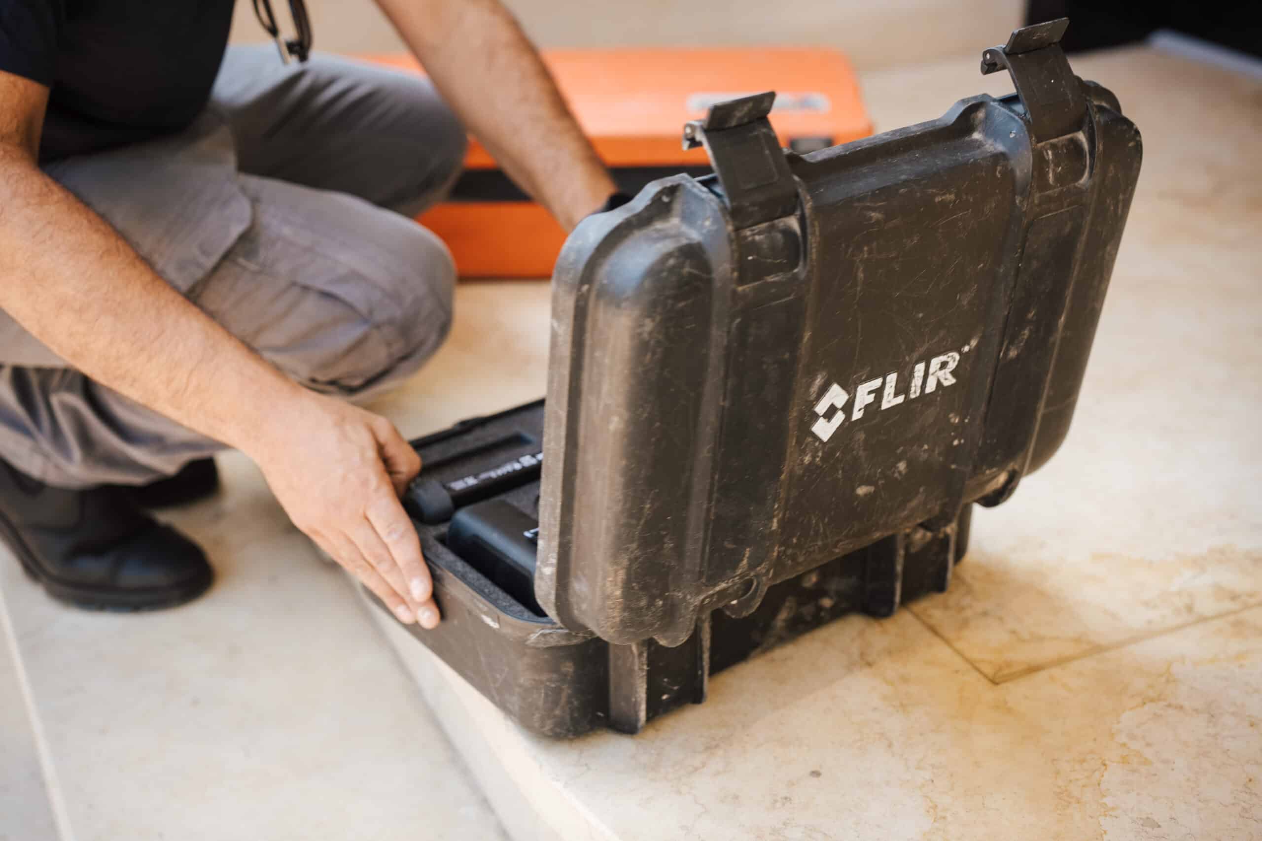 ציוד איתור ותיקון נזילות - איתנים שיקום מבנים